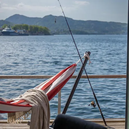 Apartman New! Sea Front Apt. With Terrace Above The Sea!