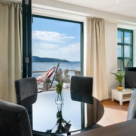 New! Sea Front Apt. With Terrace Above The Sea! Apartman Bergen